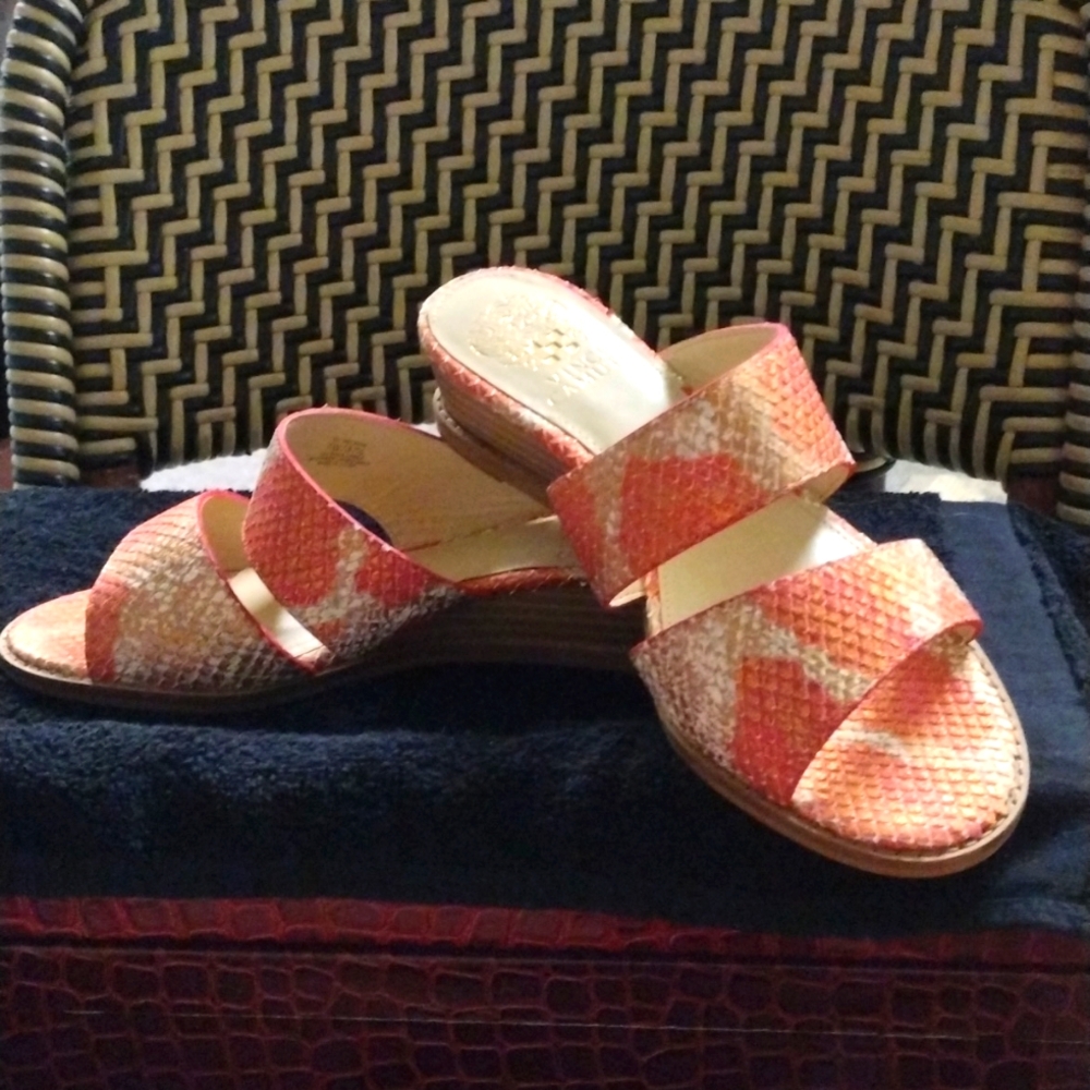 Vince Camuto NEW, Leather,7 W.